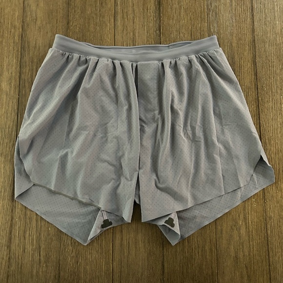 Lululemon Fast and Free Lined Shorts. 6 inch. - Picture 2 of 7